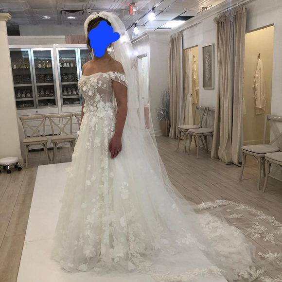 Elegant White Floral Wedding Dress